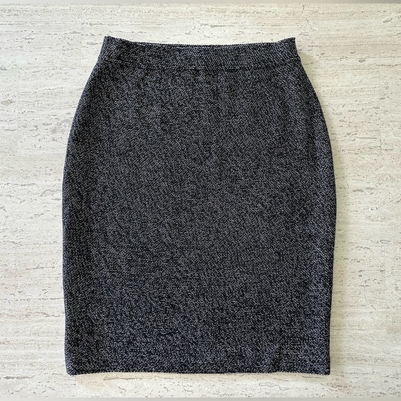 St. John Collection Black & White Speckled Santana Knit Pencil SkirtSize 4